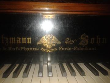 klavir. 