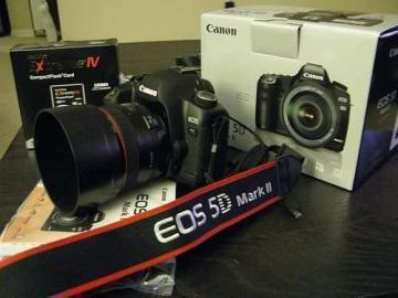 Canon EOS 5D Mark III 22. 3MP Digital SLR
