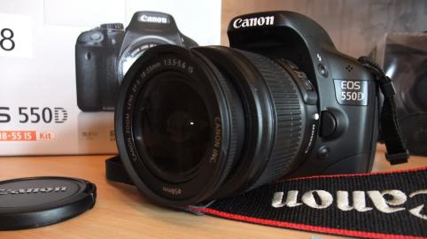 Nov Canon EOS 550D Kit