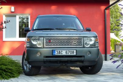 Range Rover 4. 4i V8 benzn + LPG