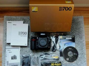 Prodej: Nikon D700 v poli