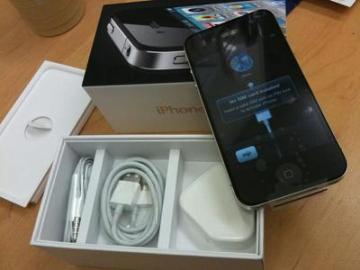 For sale brand new Apple iPhone 4S 32/64GB Un