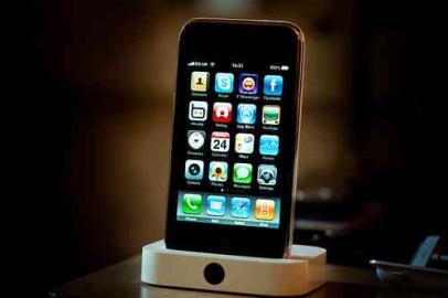 Apple iPhone 3GS 32GB  Unlocked
