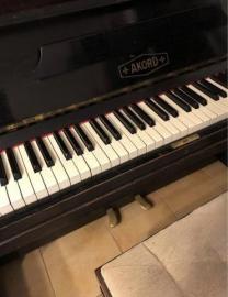 Prodám klavír (piano)